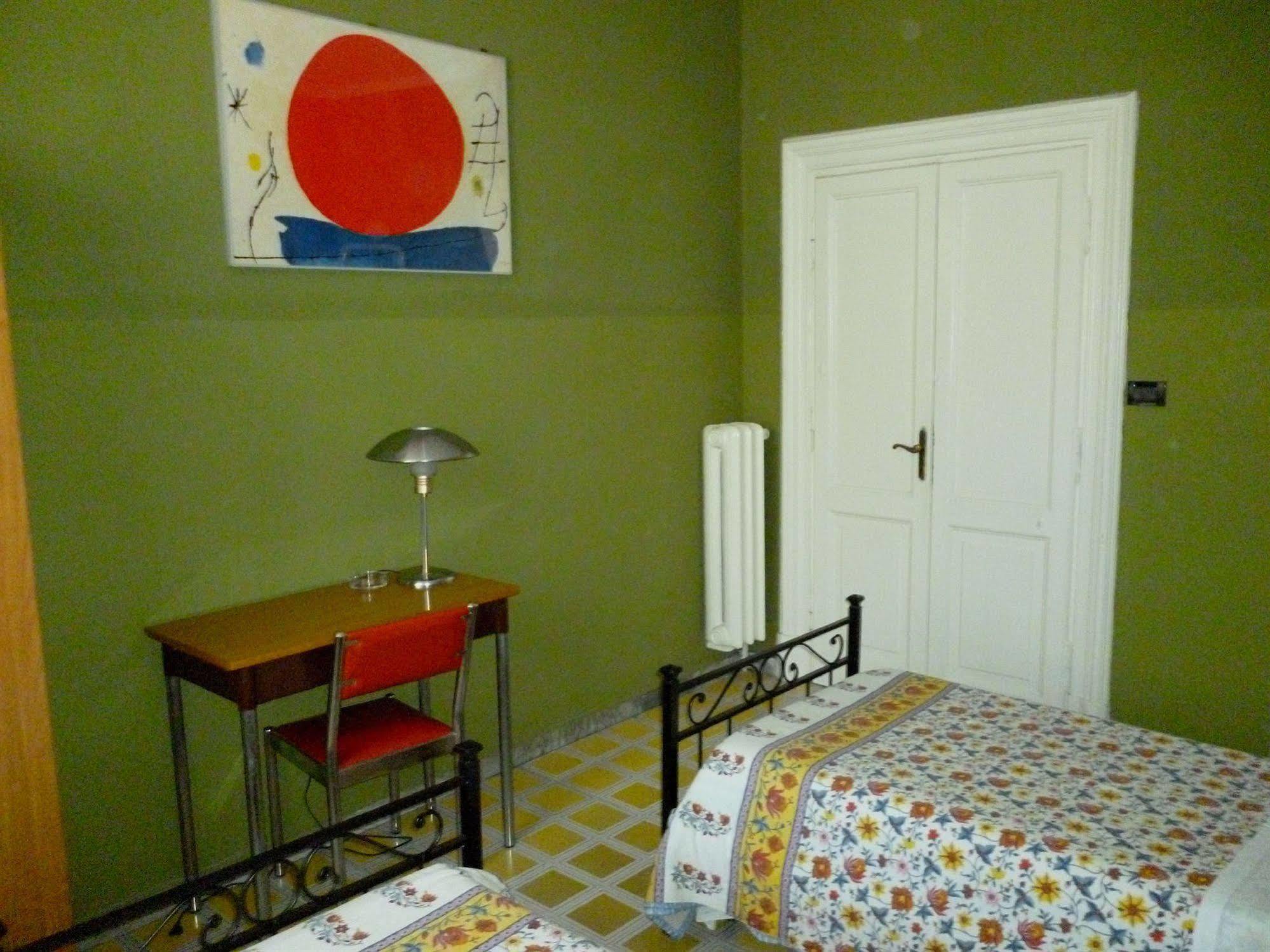 Hotel Giamaica For Girls & Ladies Only Rome Bagian luar foto